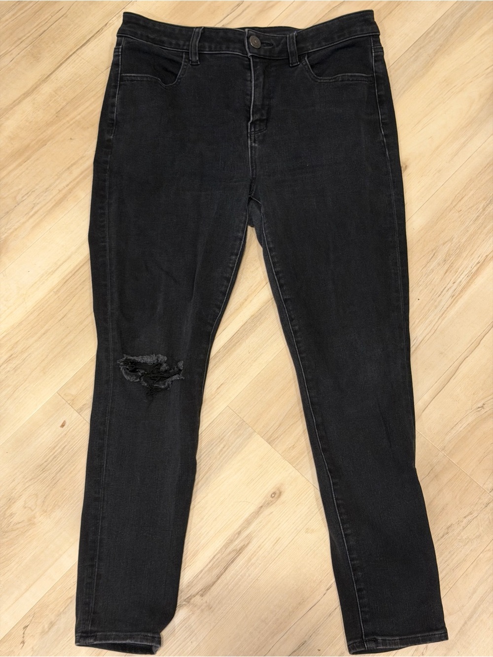 American Eagle Outfitters Black Distressed Jeggings